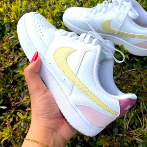 Nike Womens Air Force Court Vision 1 LV8